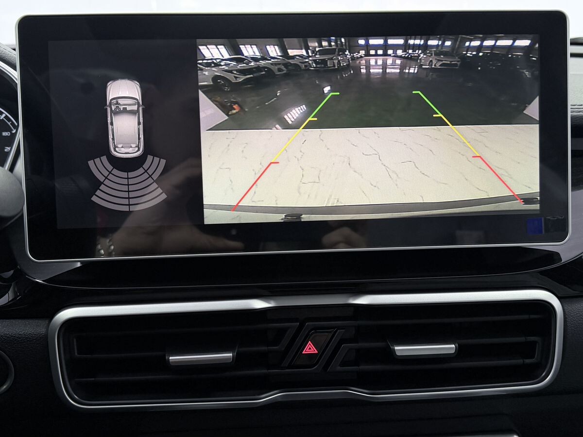 Geely Coolray 2025 - фото автомобиля