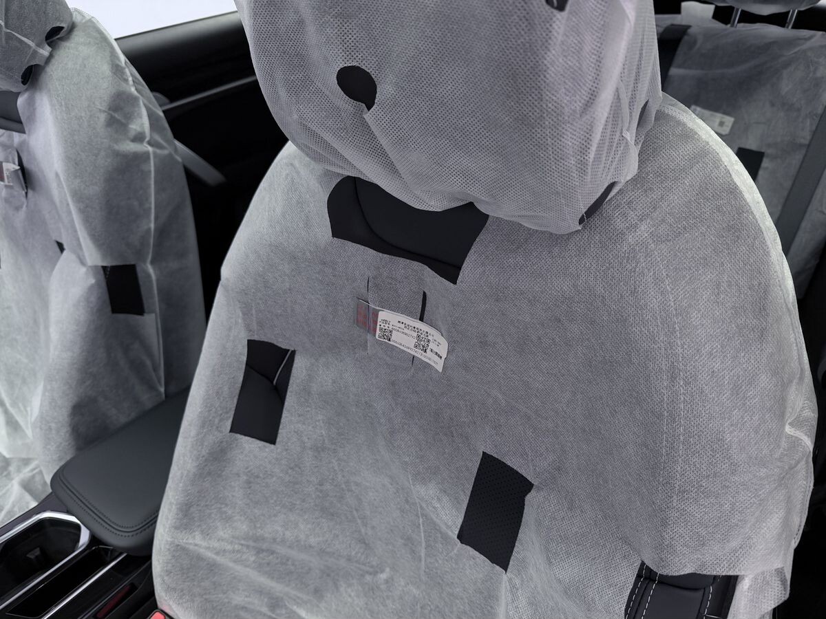 Geely Coolray 2025 - фото автомобиля