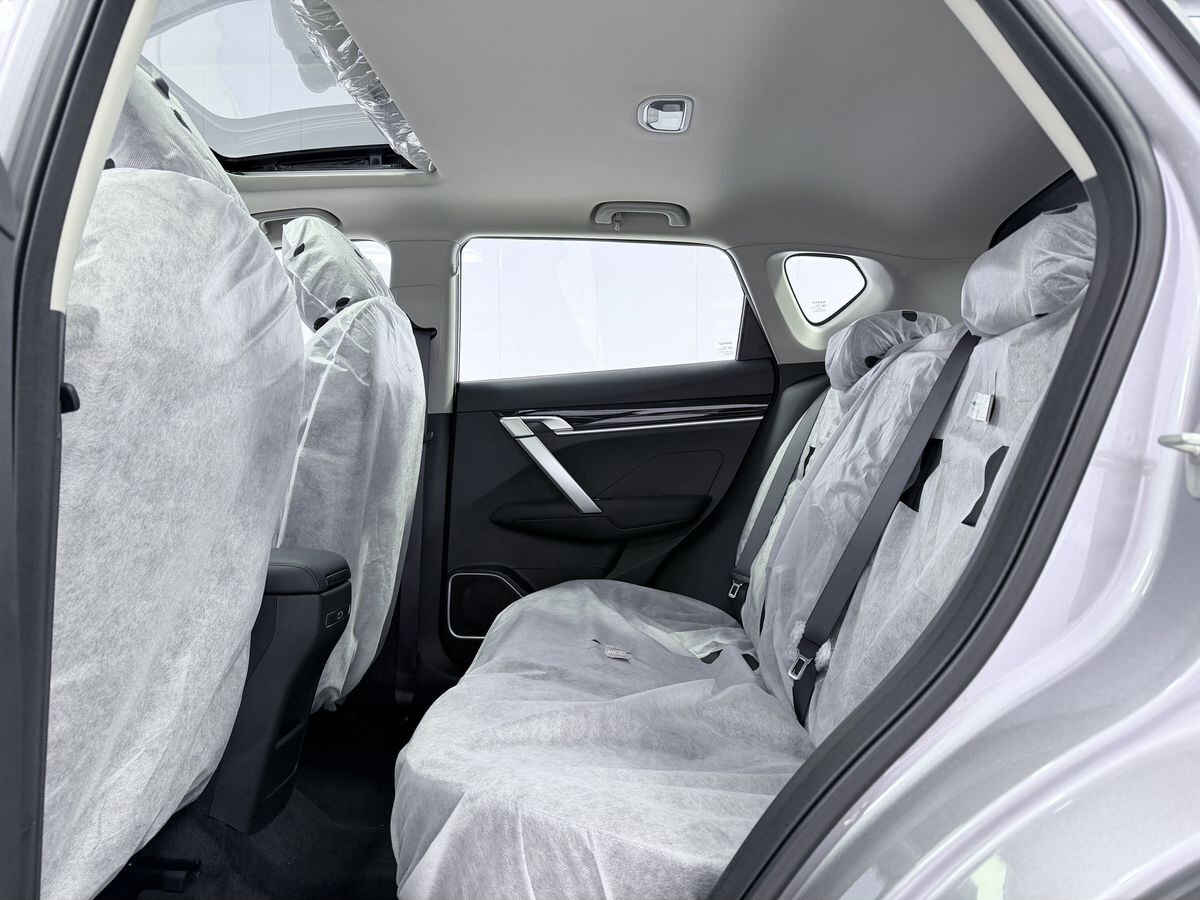 Geely Coolray 2025 - фото автомобиля