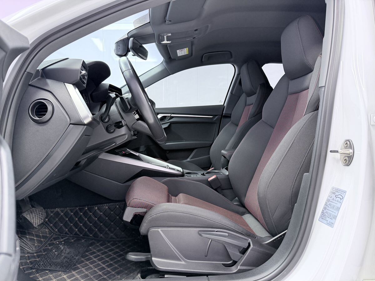 Audi A3 2023 - фото автомобиля