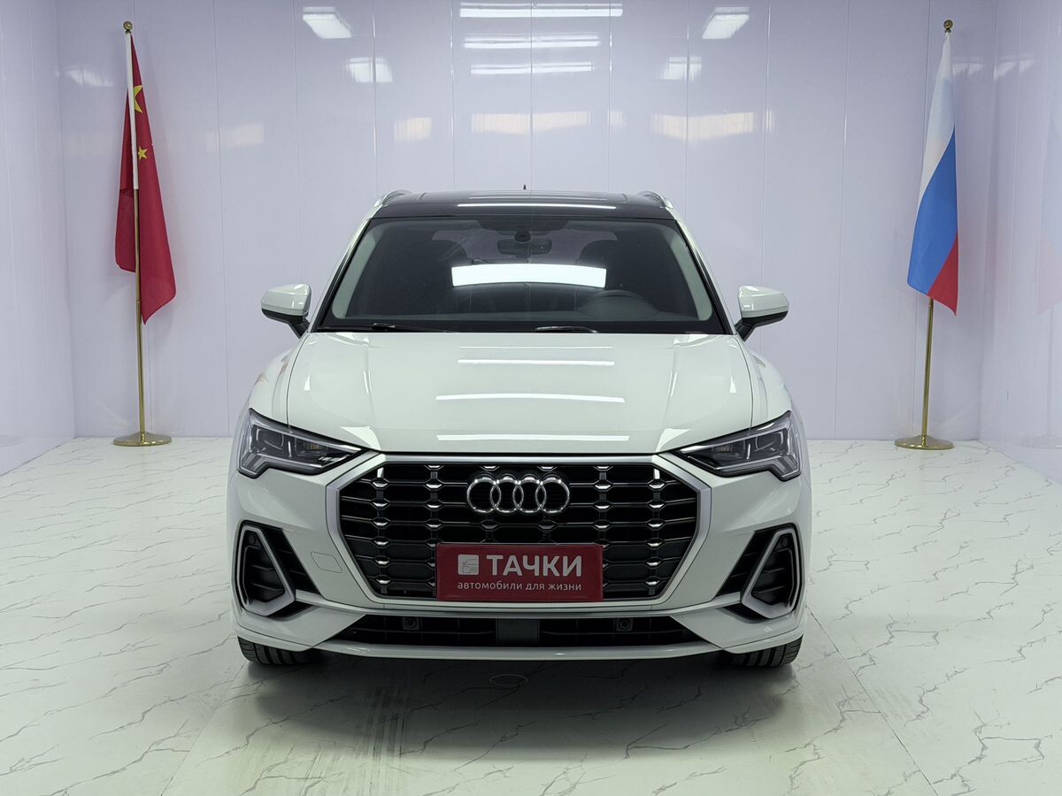 Audi Q3 2021 - фото автомобиля