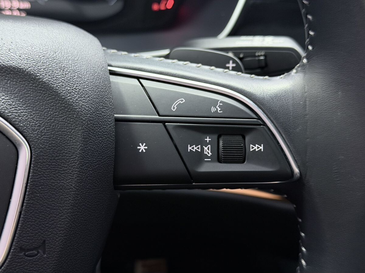 Audi Q3 2021 - фото автомобиля