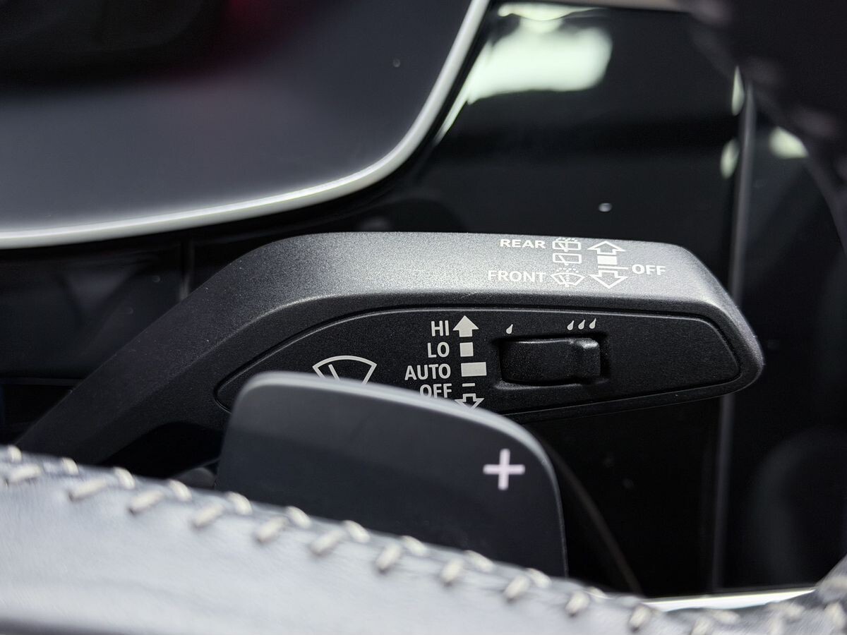 Audi Q3 2021 - фото автомобиля