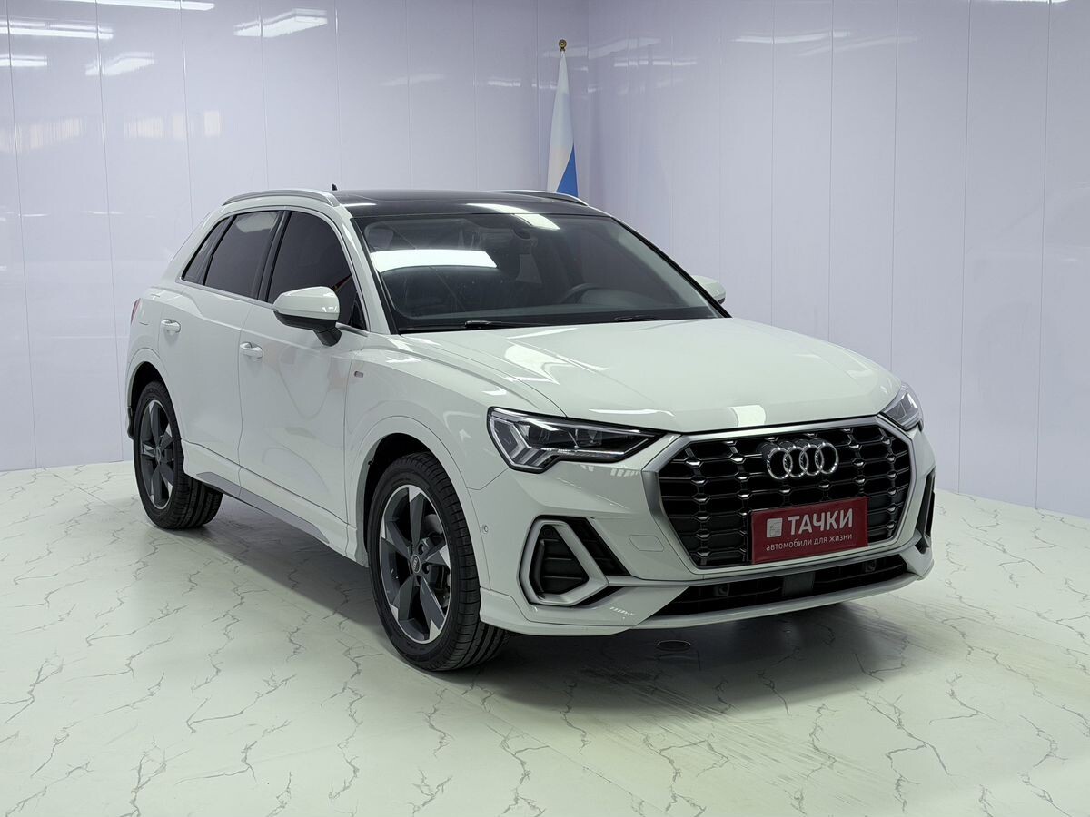 Audi Q3 2021 - фото автомобиля