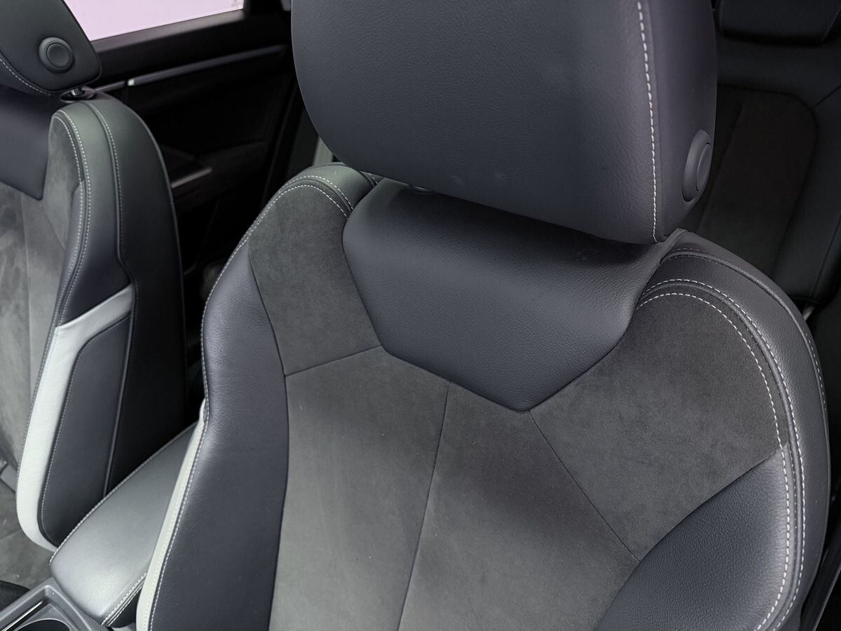 Audi Q3 2021 - фото автомобиля