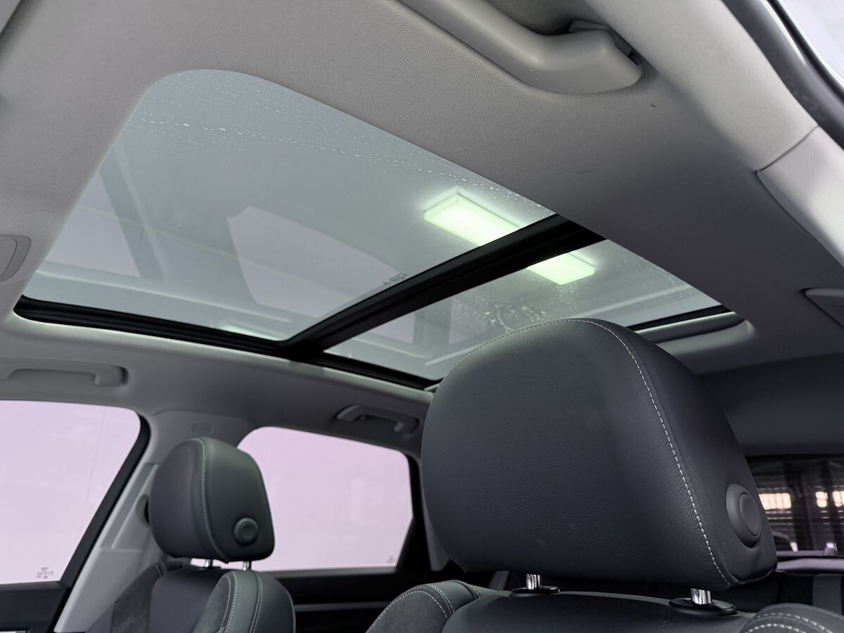 Audi Q3 2021 - фото автомобиля