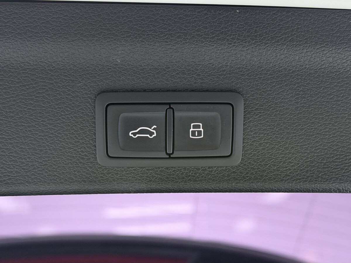 Audi Q3 2021 - фото автомобиля