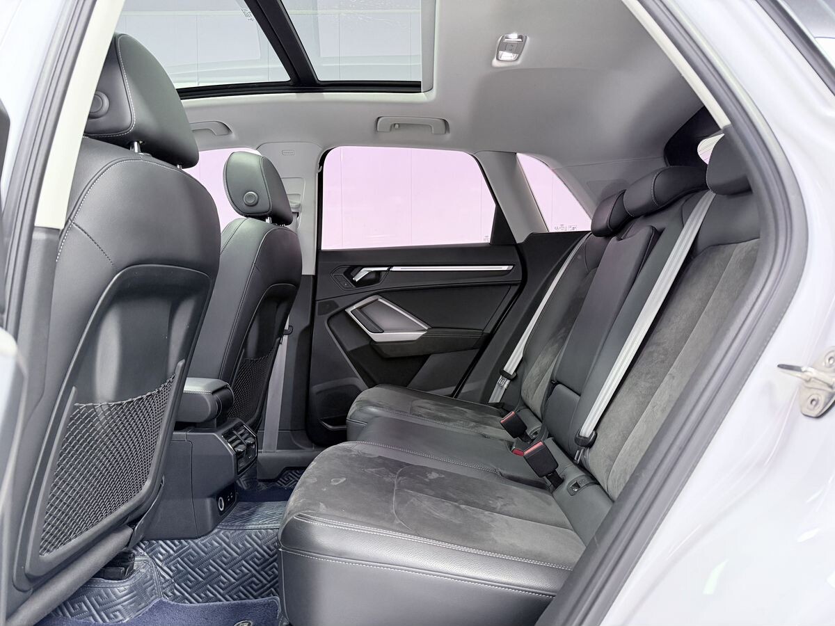 Audi Q3 2021 - фото автомобиля