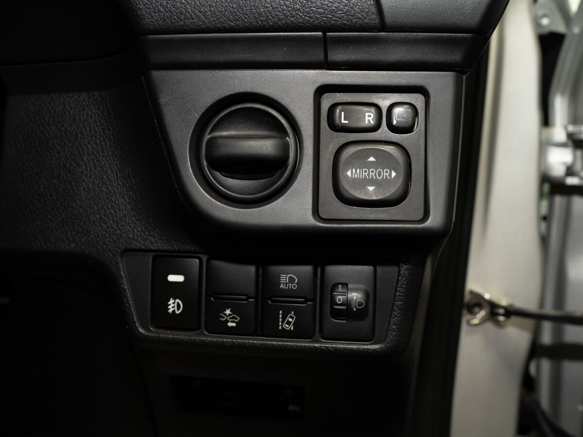 Toyota Corolla Axio 2015 - фото автомобиля