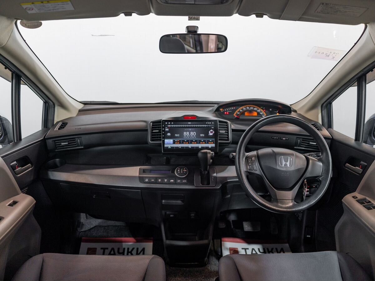 Honda Freed 2009 - фото автомобиля