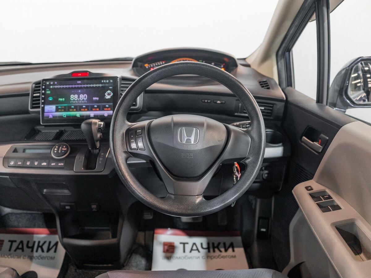 Honda Freed 2009 - фото автомобиля