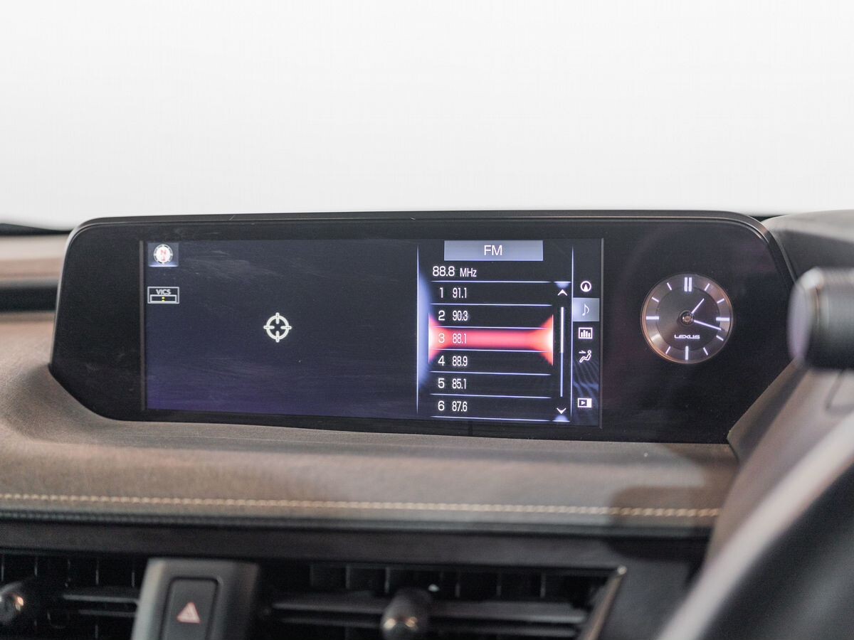Lexus UX250h 2019 - фото автомобиля