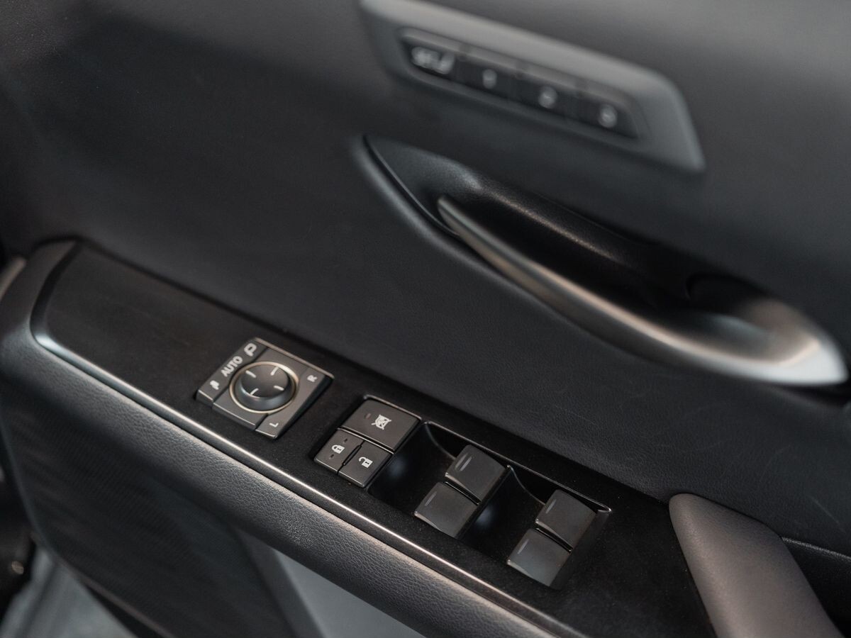 Lexus UX250h 2019 - фото автомобиля