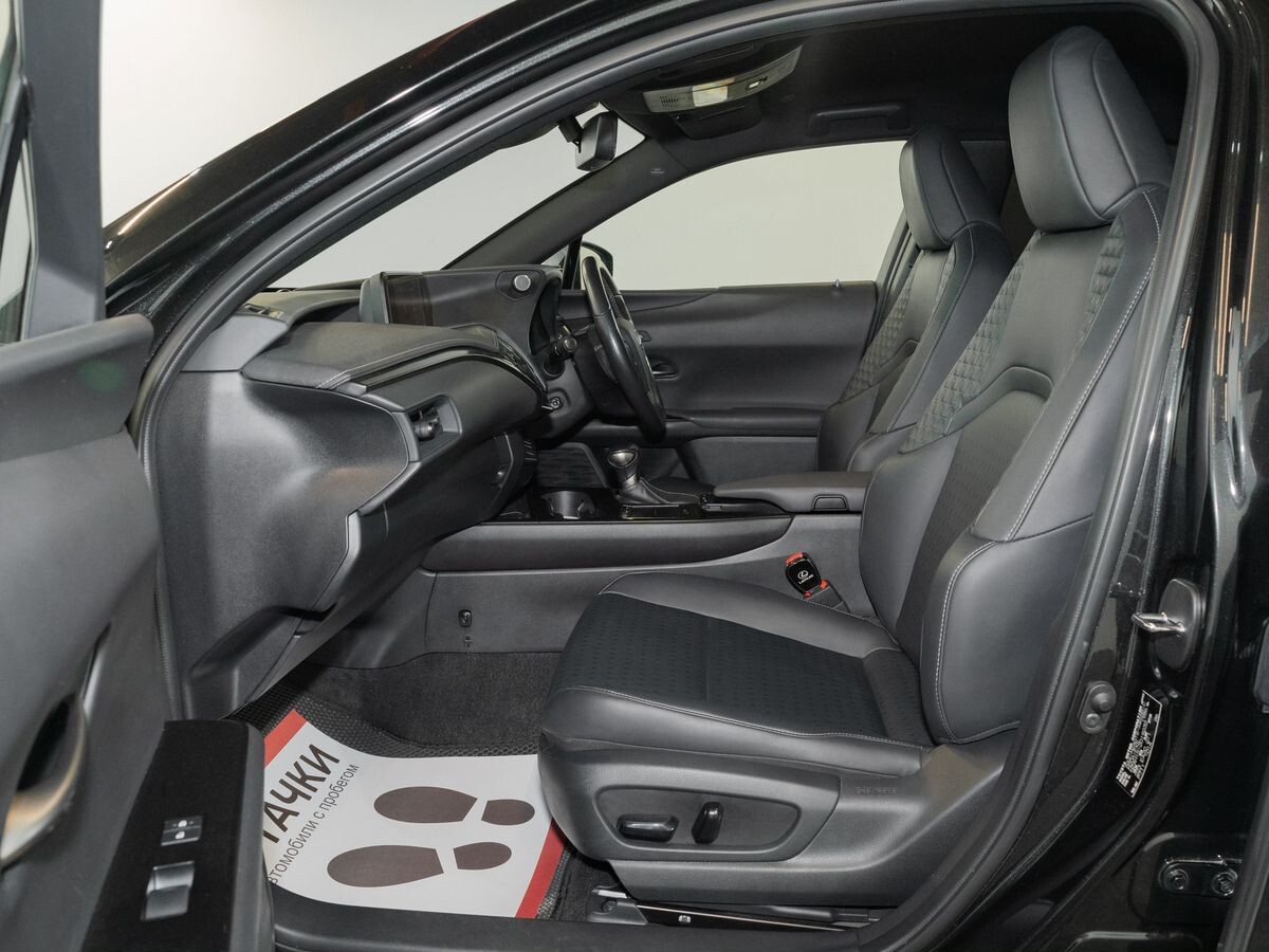 Lexus UX250h 2019 - фото автомобиля