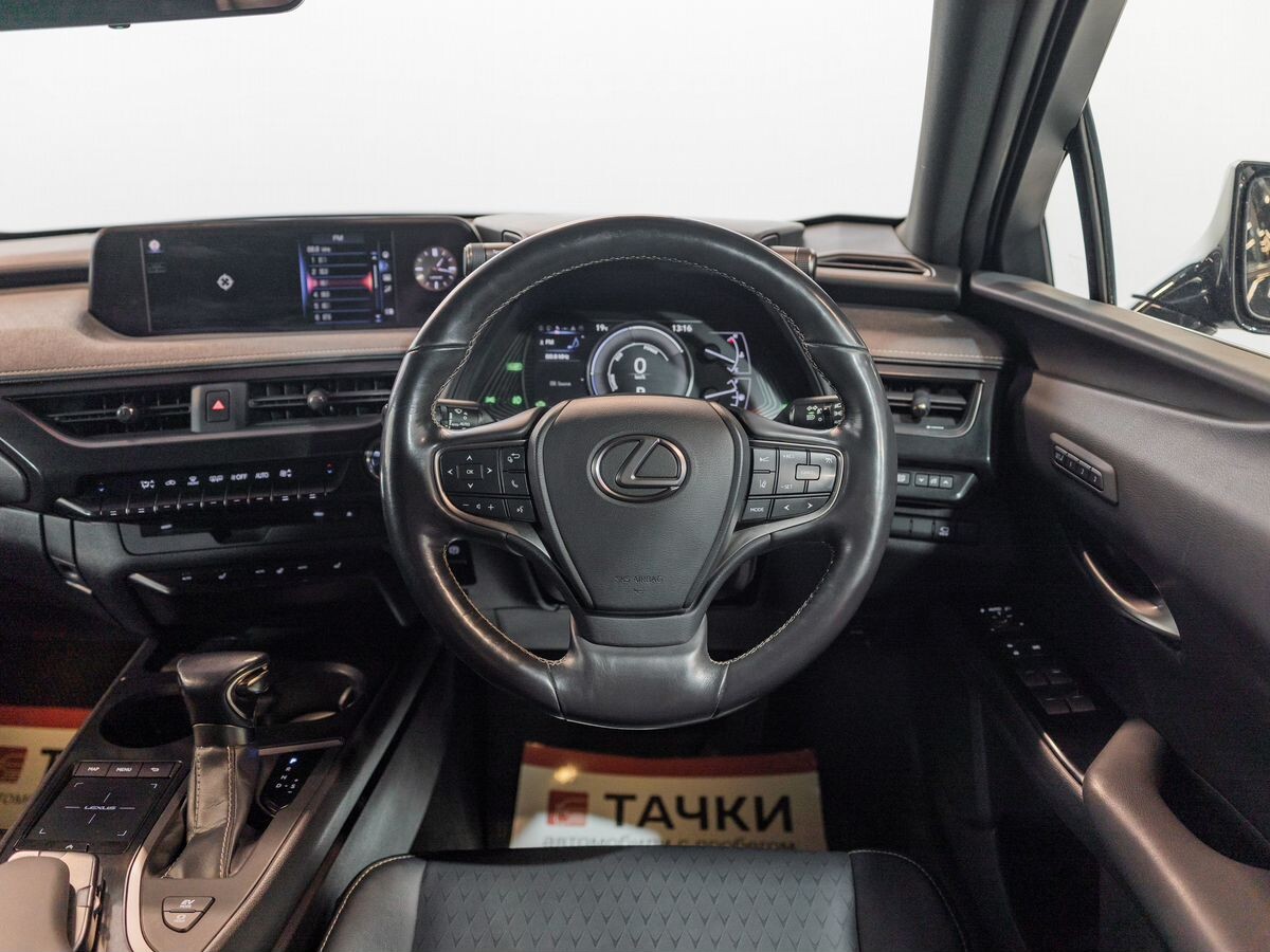 Lexus UX250h 2019 - фото автомобиля