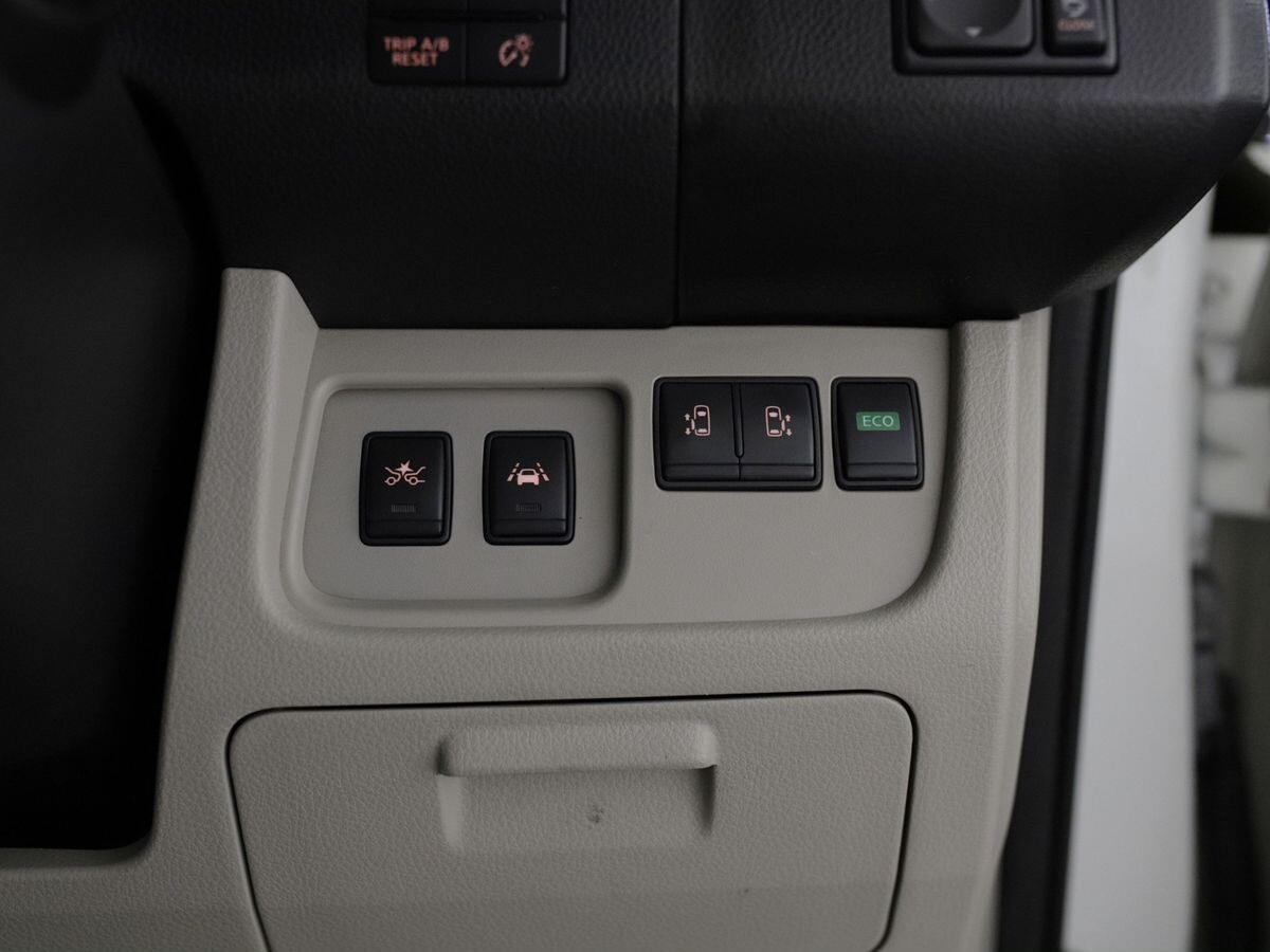 Nissan Serena 2016 - фото автомобиля