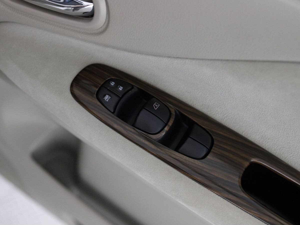 Nissan Serena 2016 - фото автомобиля