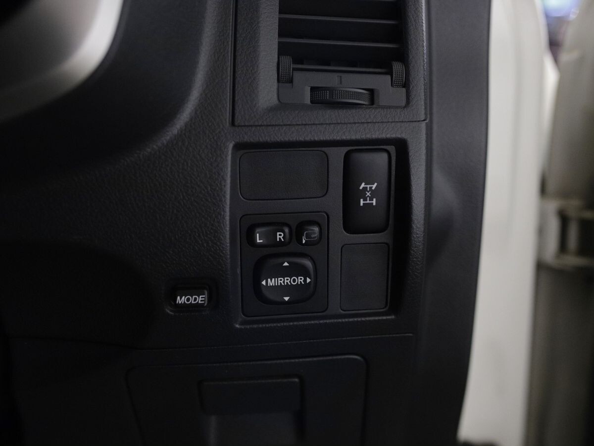 Toyota Rush 2006 - фото автомобиля