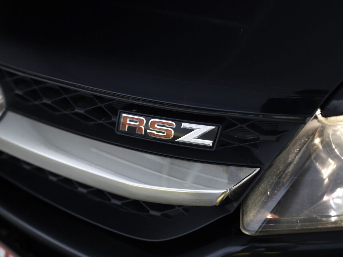 Honda Stream 2010 - фото автомобиля