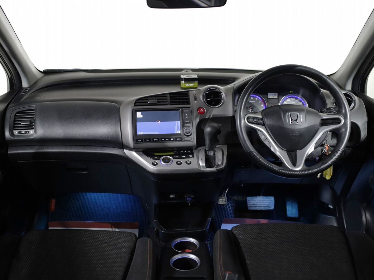 Honda Stream 2010 - фото автомобиля