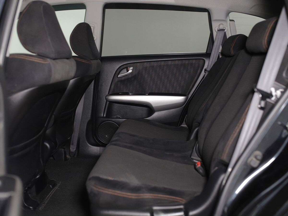 Honda Stream 2010 - фото автомобиля