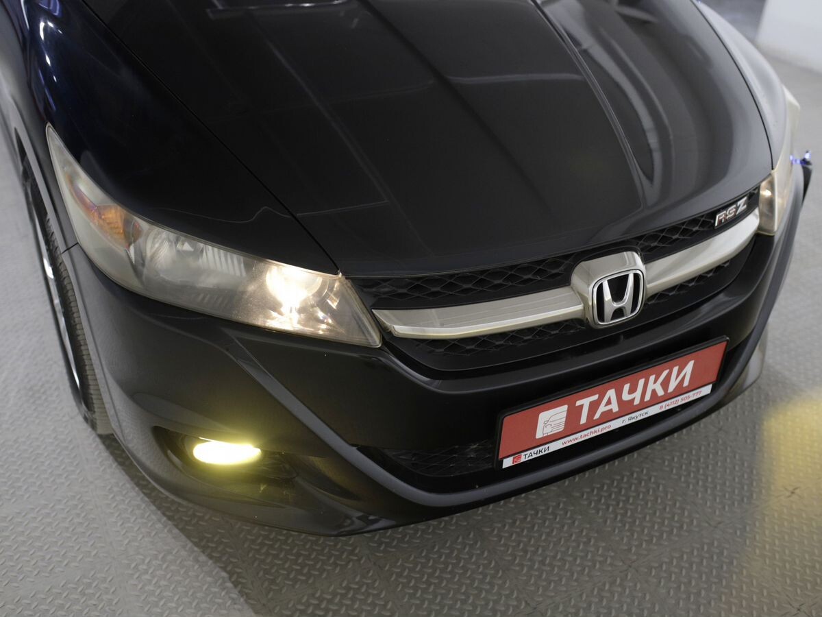 Honda Stream 2010 - фото автомобиля