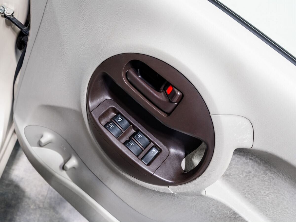 Toyota Passo 2011 - фото автомобиля