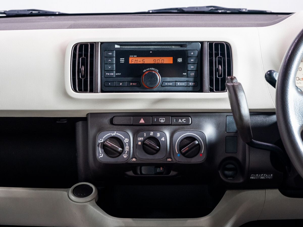 Toyota Passo 2011 - фото автомобиля