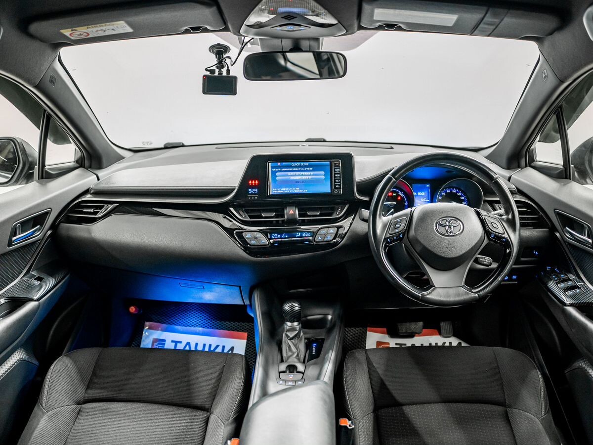Toyota C-HR 2017 - фото автомобиля