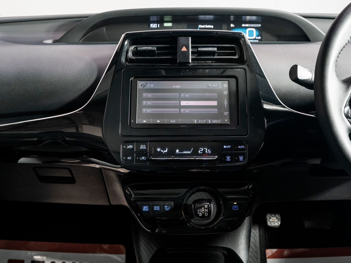 Toyota Prius 2019 - фото автомобиля