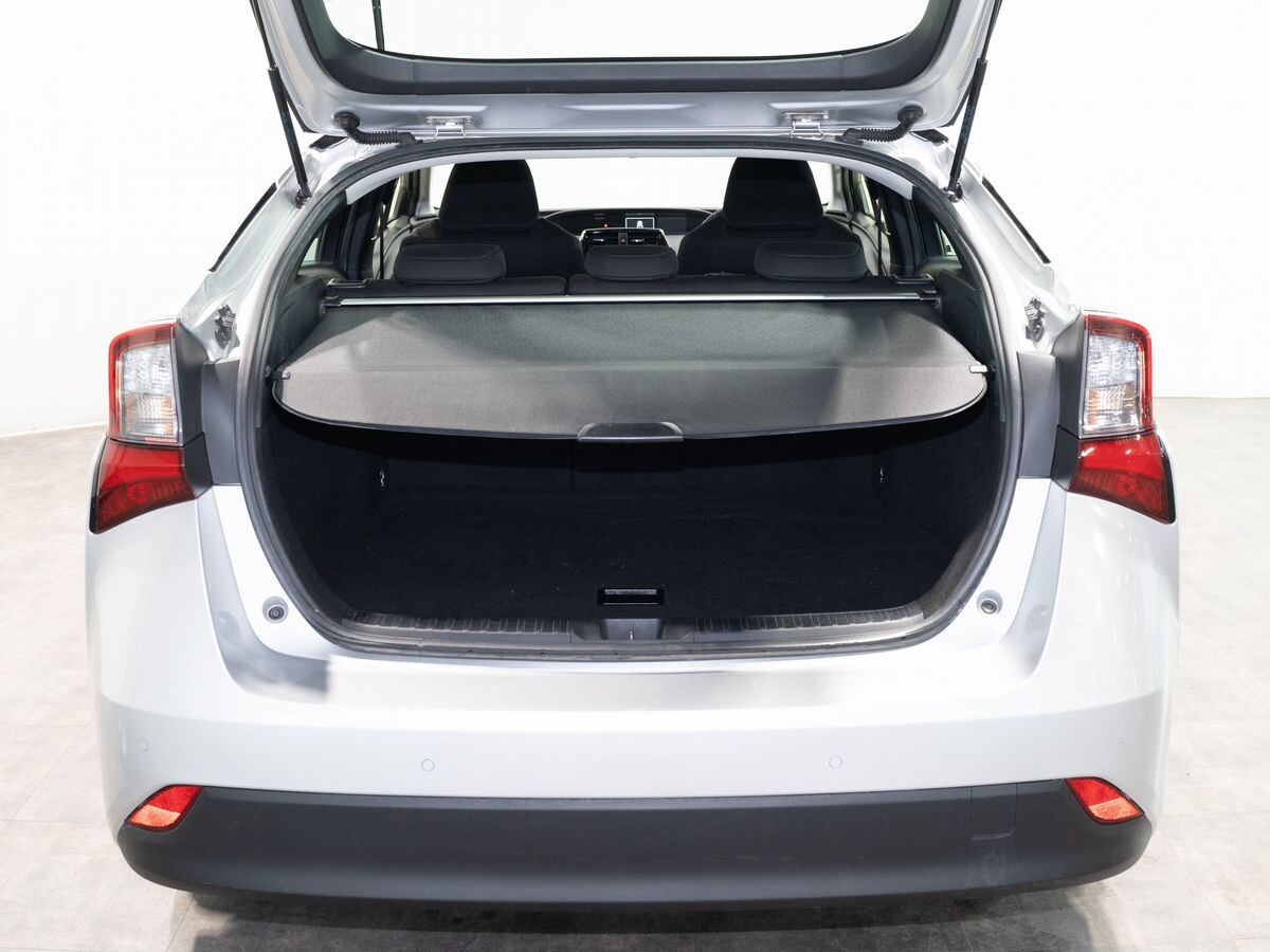 Toyota Prius 2019 - фото автомобиля