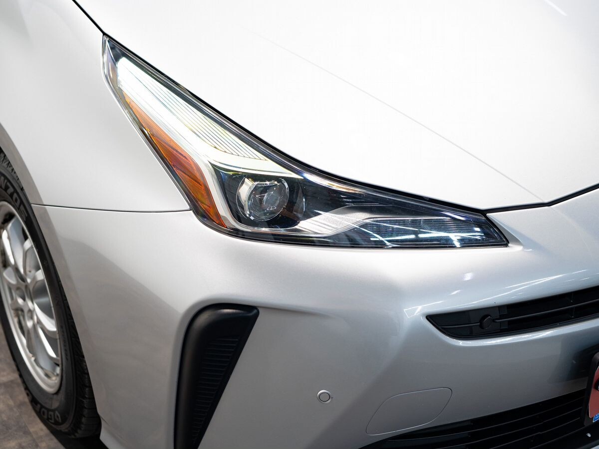 Toyota Prius 2019 - фото автомобиля