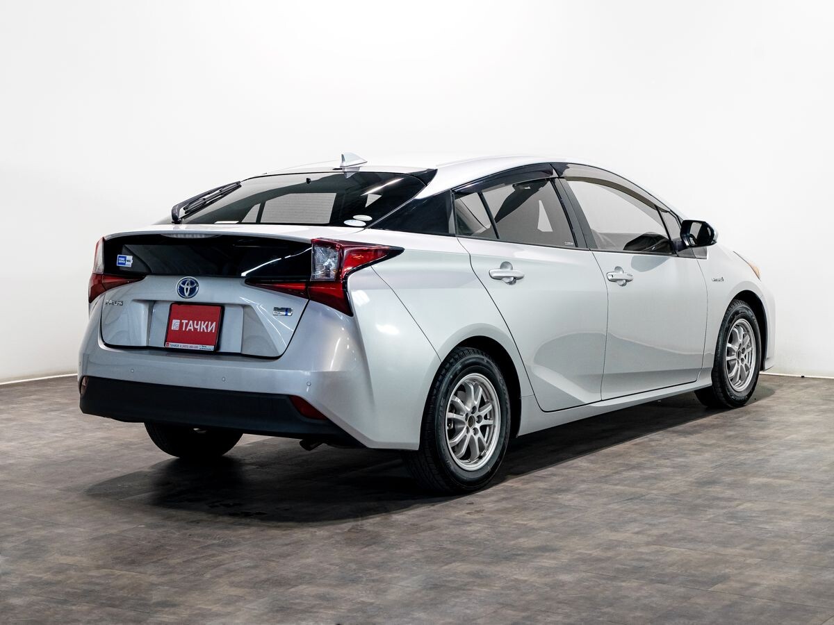 Toyota Prius 2019 - фото автомобиля