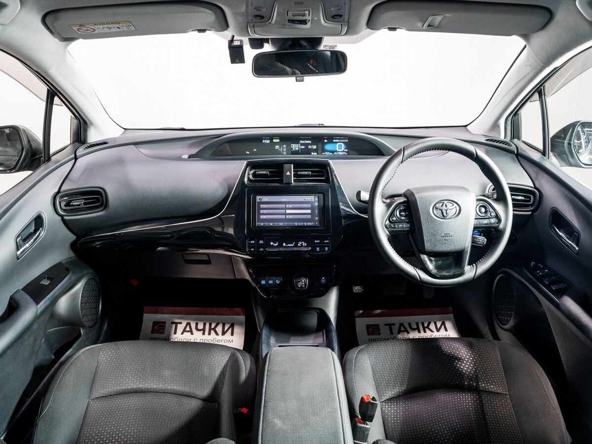 Toyota Prius 2019 - фото автомобиля