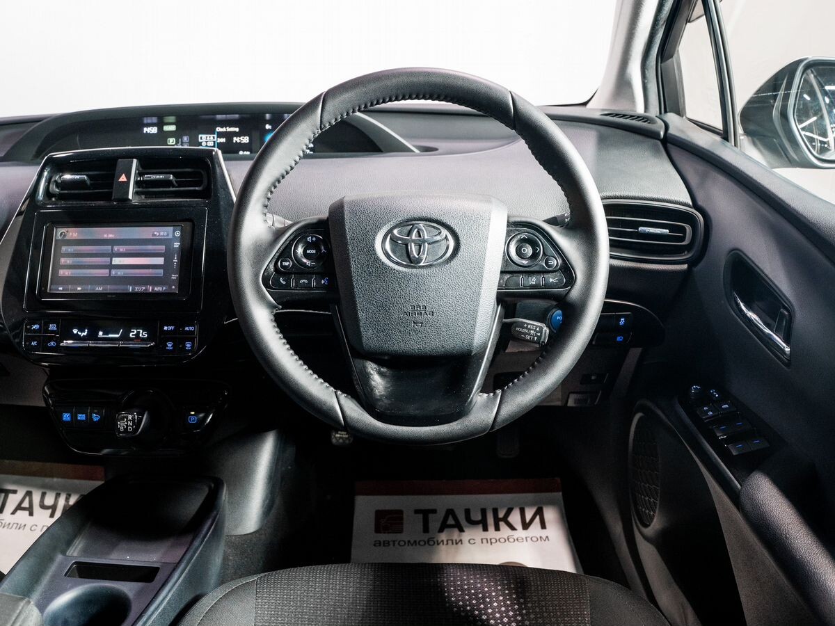 Toyota Prius 2019 - фото автомобиля