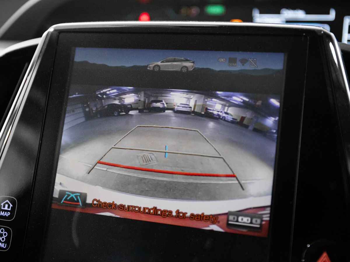 Toyota Prius PHV 2018 - фото автомобиля