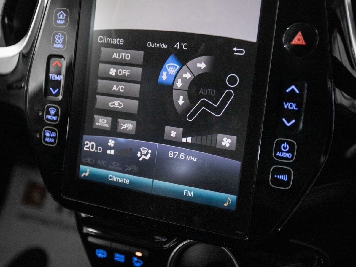 Toyota Prius PHV 2018 - фото автомобиля