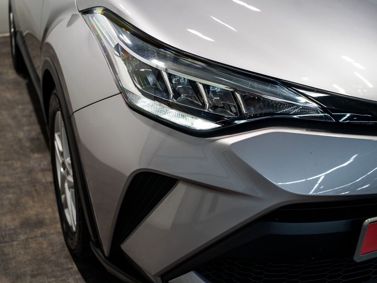 Toyota C-HR 2019 - фото автомобиля