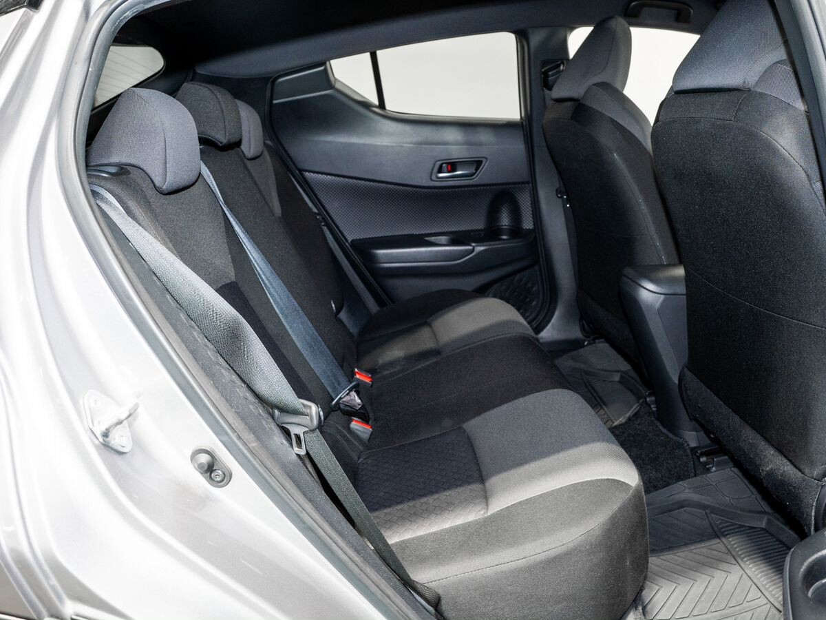 Toyota C-HR 2019 - фото автомобиля