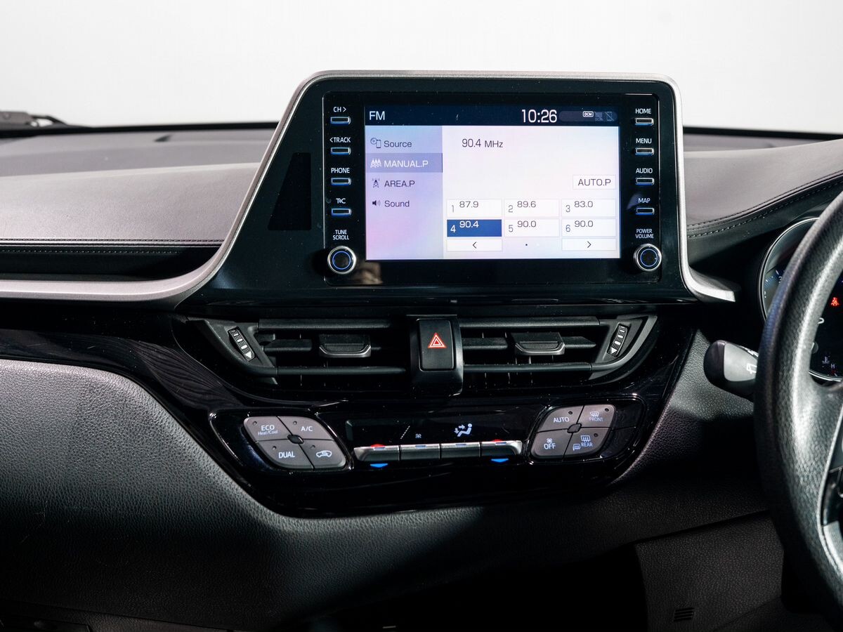 Toyota C-HR 2019 - фото автомобиля