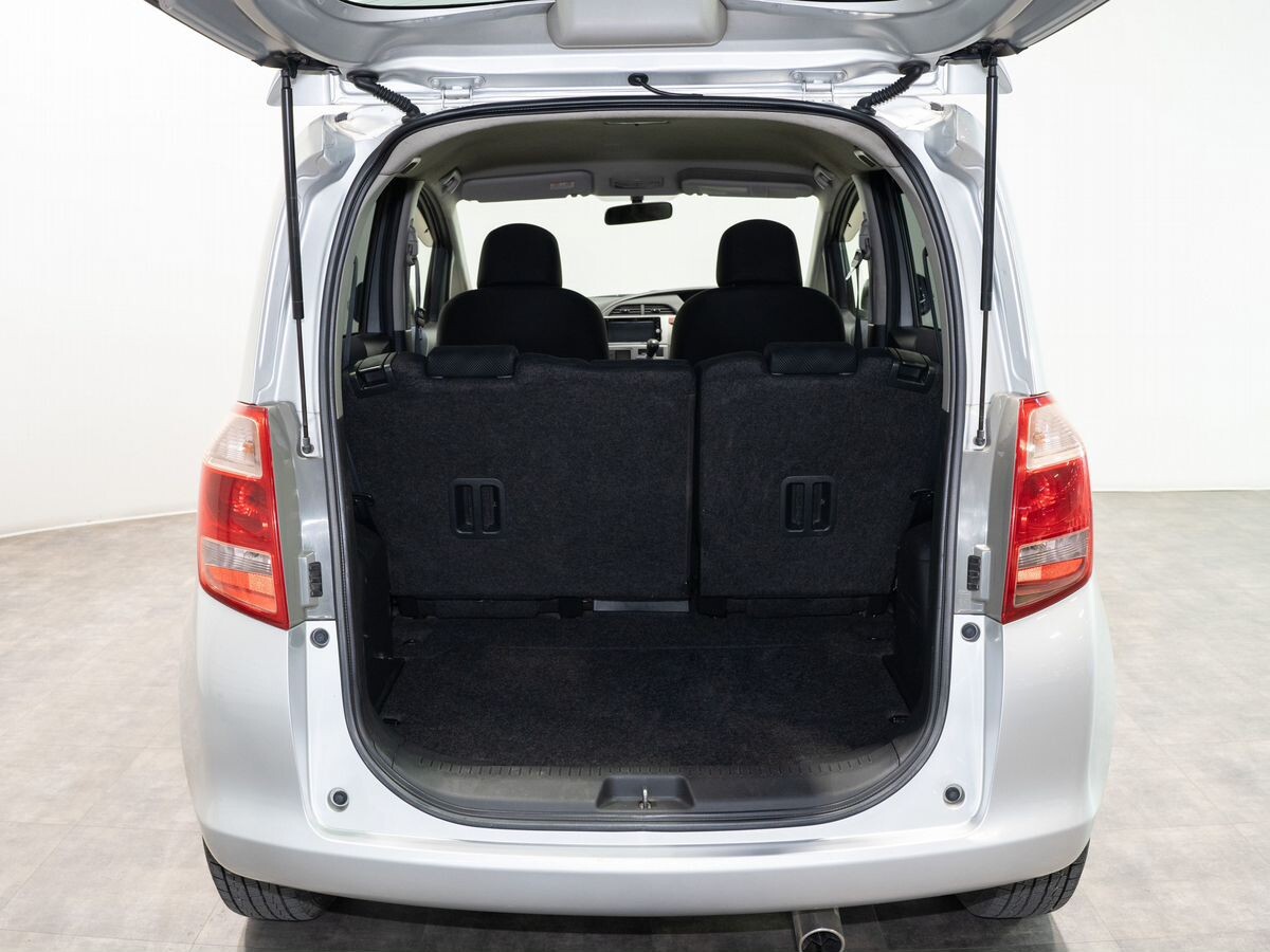 Toyota Ractis 2007 - фото автомобиля