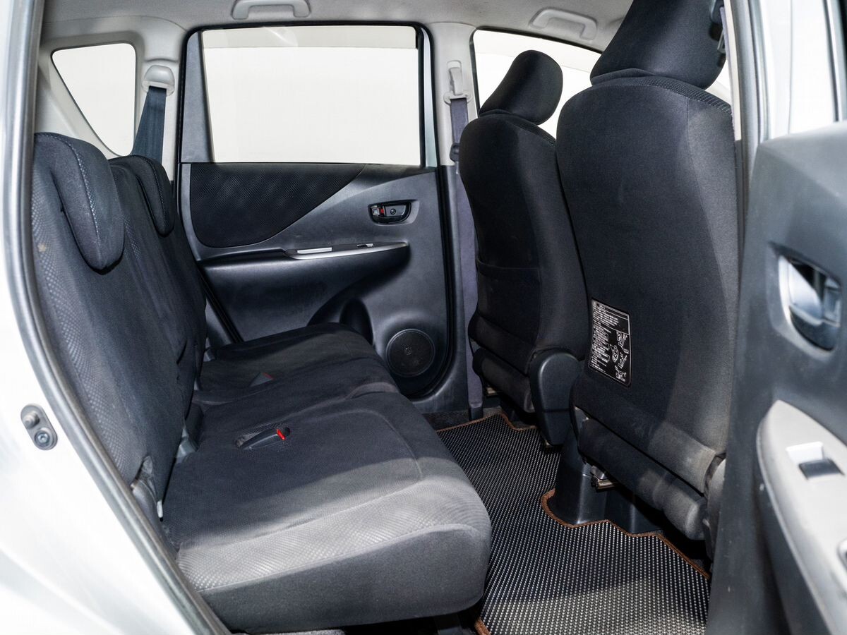 Toyota Ractis 2007 - фото автомобиля