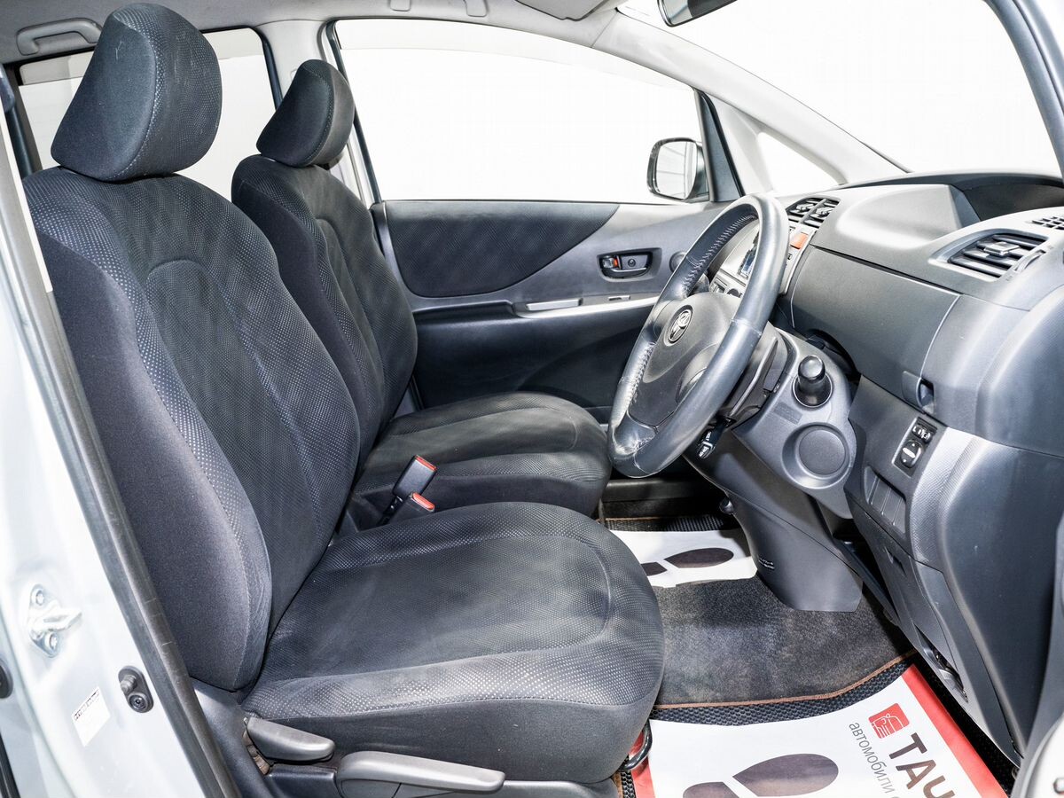 Toyota Ractis 2007 - фото автомобиля