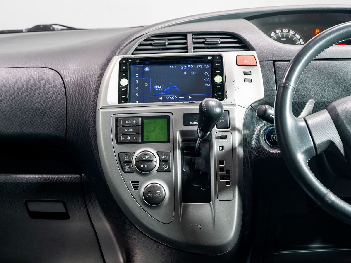 Toyota Ractis 2007 - фото автомобиля