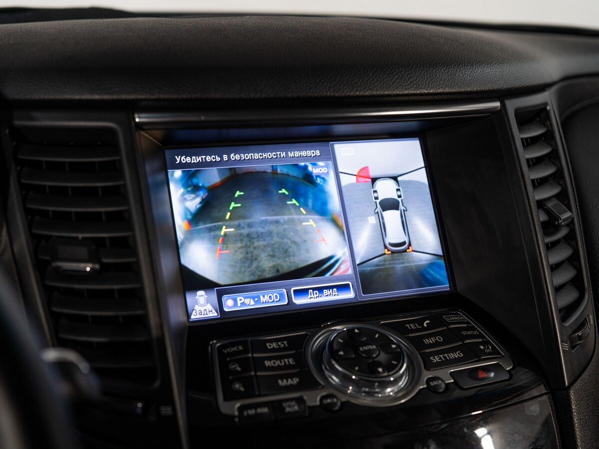 Infiniti QX70 2016 - фото автомобиля