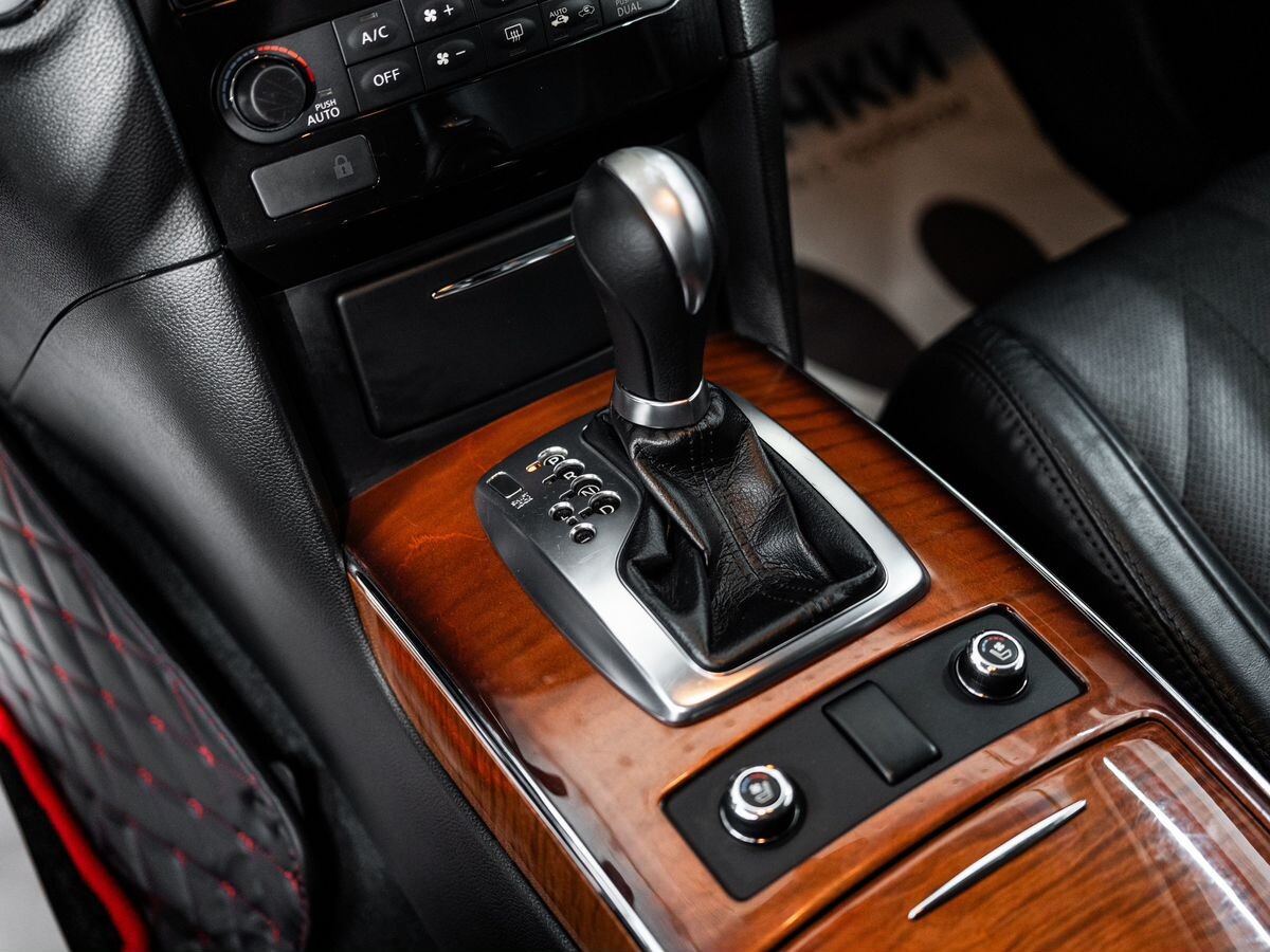 Infiniti QX70 2016 - фото автомобиля