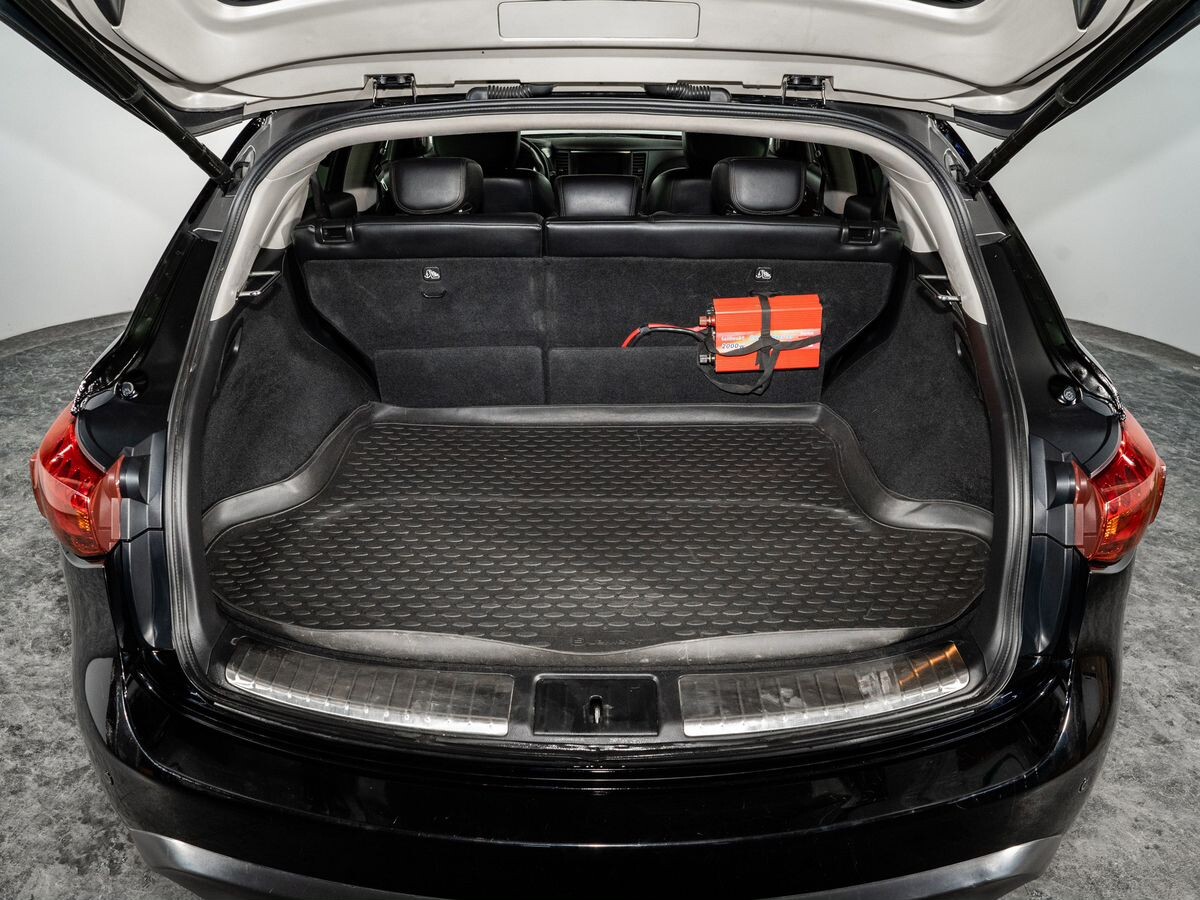 Infiniti QX70 2016 - фото автомобиля