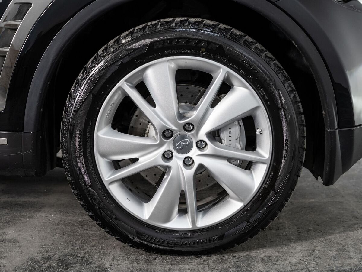 Infiniti QX70 2016 - фото автомобиля