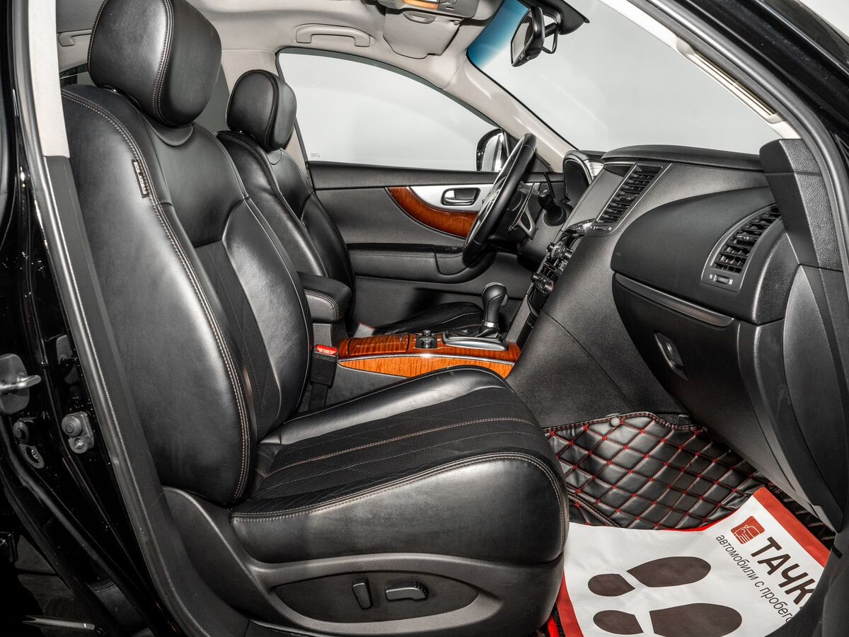 Infiniti QX70 2016 - фото автомобиля