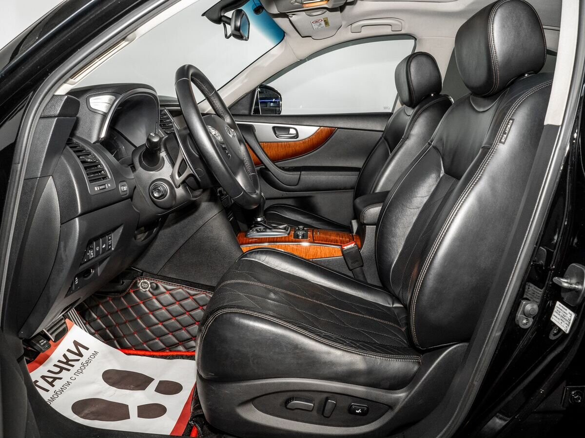 Infiniti QX70 2016 - фото автомобиля